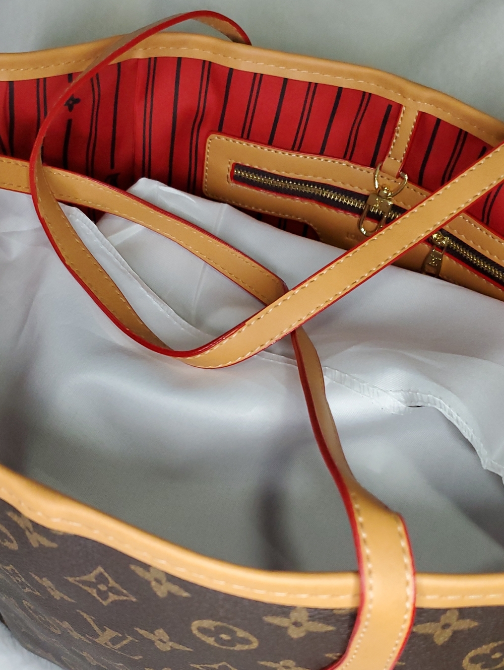 New Fashion* Bag Brown Monogram Canvas Tote with Tan Trim and Pouch - Picture 12 of 13